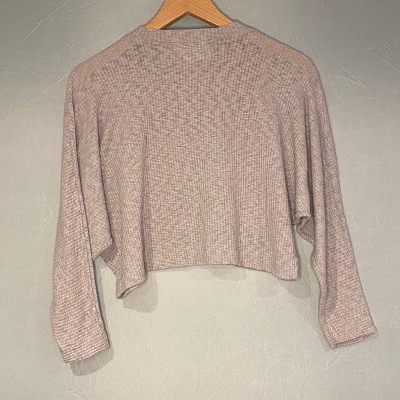 Grey long sleeved crop top - Picture 3 of 4